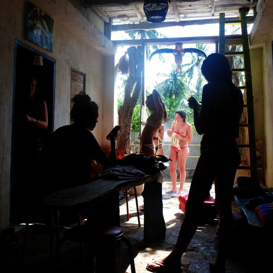 Gipsy Backpackers Albergue Gili Trawangan Exterior foto
