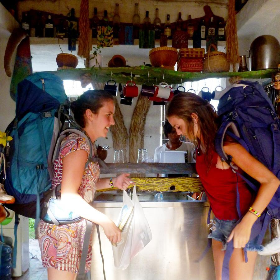 Gipsy Backpackers Albergue Gili Trawangan Exterior foto