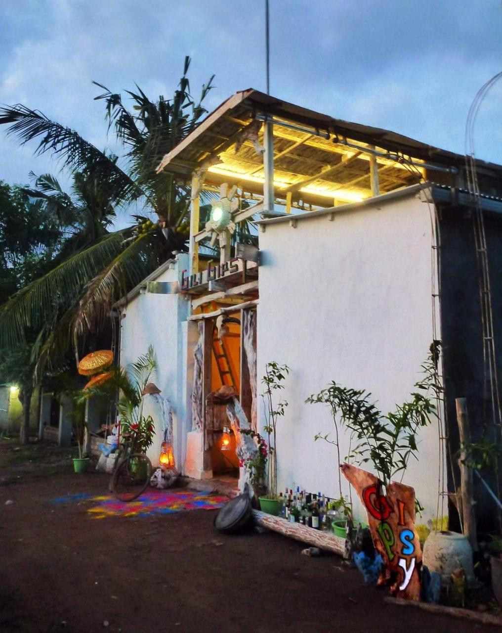 Gipsy Backpackers Albergue Gili Trawangan Exterior foto